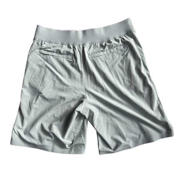 Athleta Brooklyn bermuda shorts light green fern green size 10 like new - Picture 4 of 6